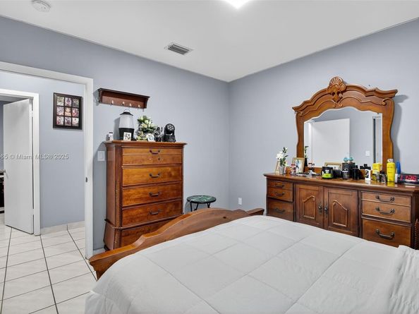 3297 SW 26th St, Miami FL 33133