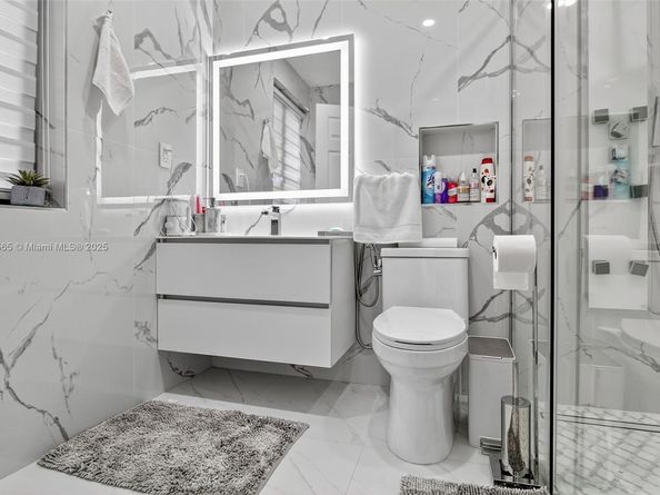 3297 SW 26th St, Miami FL 33133