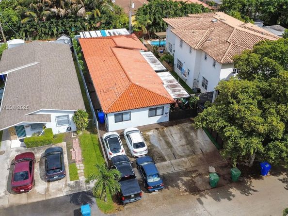 3297 SW 26th St, Miami FL 33133