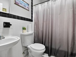3297 SW 26th St, Miami FL 33133