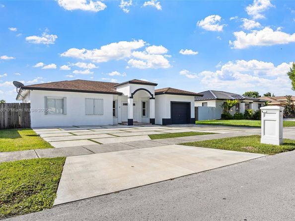 14254 SW 294th St, Homestead FL 33033