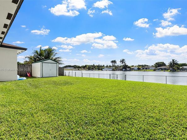 14254 SW 294th St, Homestead FL 33033