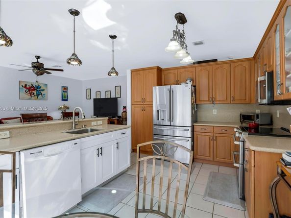 15736 NW 11th St, Pembroke Pines FL 33028