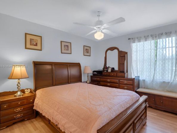 15736 NW 11th St, Pembroke Pines FL 33028