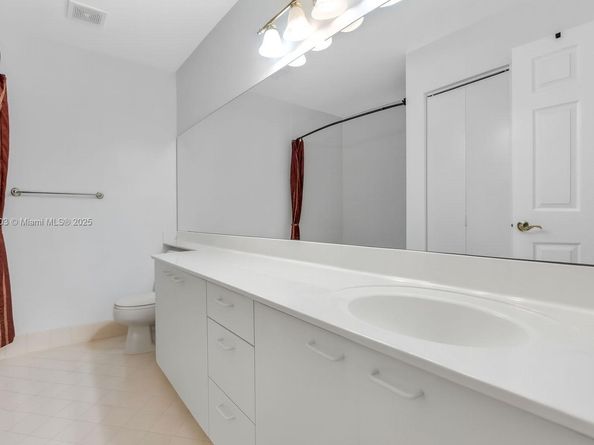 15736 NW 11th St, Pembroke Pines FL 33028