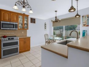 15736 NW 11th St, Pembroke Pines FL 33028