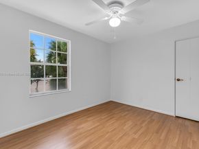 15736 NW 11th St, Pembroke Pines FL 33028