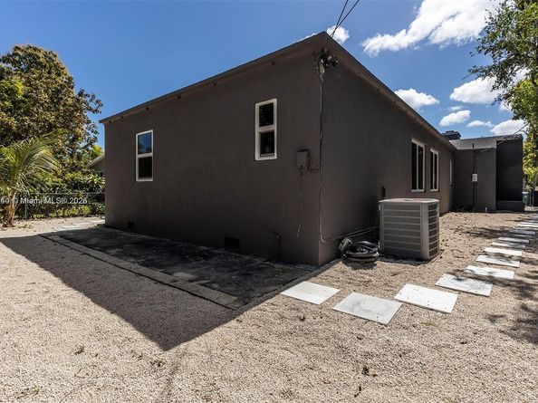 753 NE 81st St, Miami FL 33138