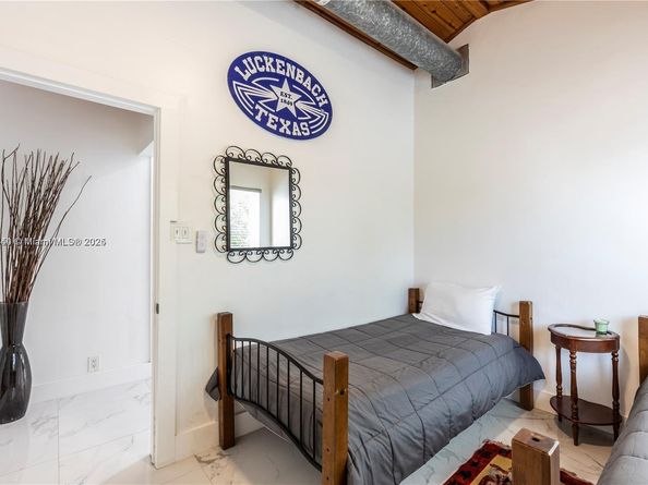 753 NE 81st St, Miami FL 33138