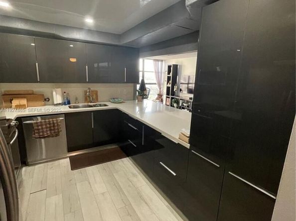 200 Leslie Dr 622, Hallandale Beach FL 33009