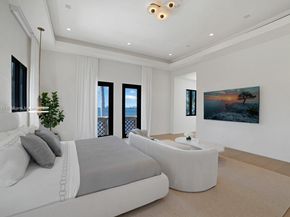 5300 N Bay Rd, Miami Beach FL 33140