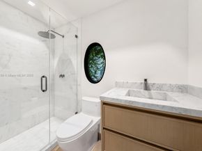 5300 N Bay Rd, Miami Beach FL 33140