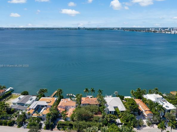 5300 N Bay Rd, Miami Beach FL 33140