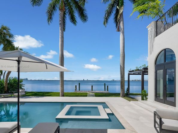 5300 N Bay Rd, Miami Beach FL 33140