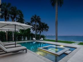 5300 N Bay Rd, Miami Beach FL 33140