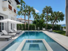 5300 N Bay Rd, Miami Beach FL 33140