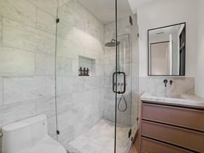 5300 N Bay Rd, Miami Beach FL 33140