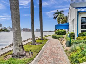 19101 NE 36th Ct 902, Aventura FL 33180