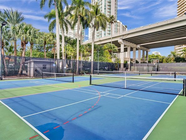 19101 NE 36th Ct 902, Aventura FL 33180