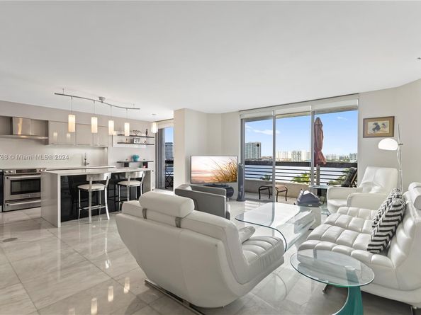 19101 NE 36th Ct 902, Aventura FL 33180