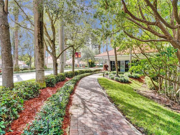 19101 NE 36th Ct 902, Aventura FL 33180
