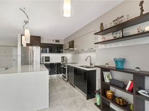 19101 NE 36th Ct 902, Aventura FL 33180