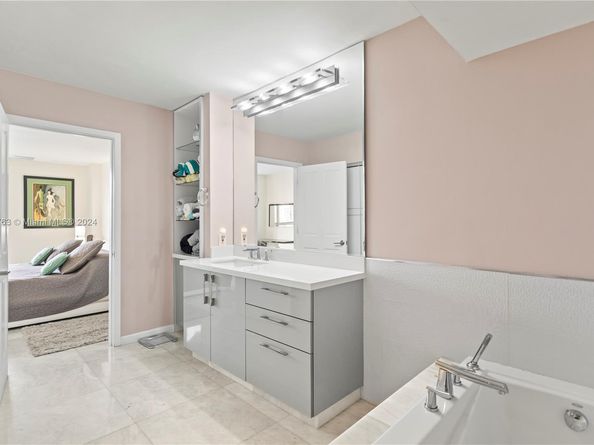 19101 NE 36th Ct 902, Aventura FL 33180