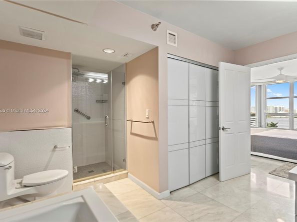 19101 NE 36th Ct 902, Aventura FL 33180