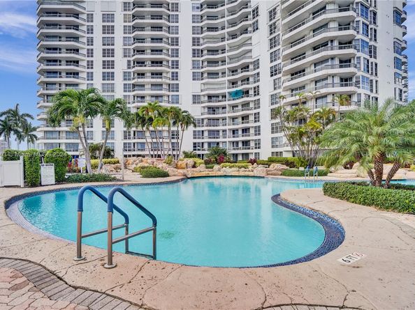19101 NE 36th Ct 902, Aventura FL 33180