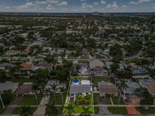 1101 N 14th Ave, Hollywood FL 33020