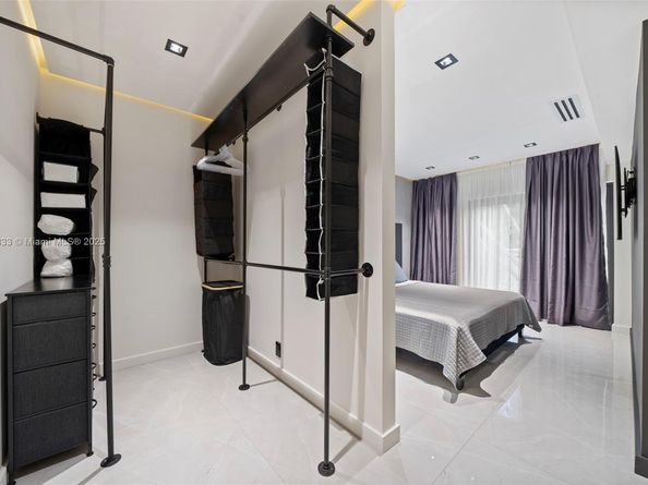 1101 N 14th Ave, Hollywood FL 33020