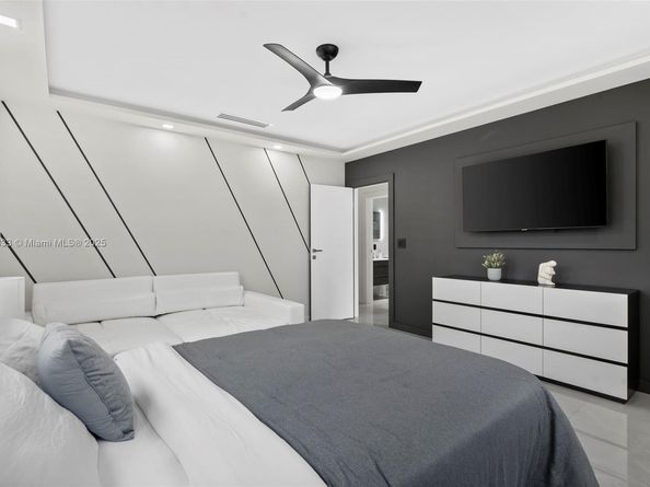 1101 N 14th Ave, Hollywood FL 33020