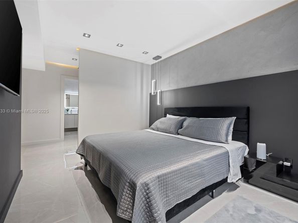 1101 N 14th Ave, Hollywood FL 33020