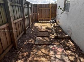 6727 Sheridan St, Hollywood FL 33024