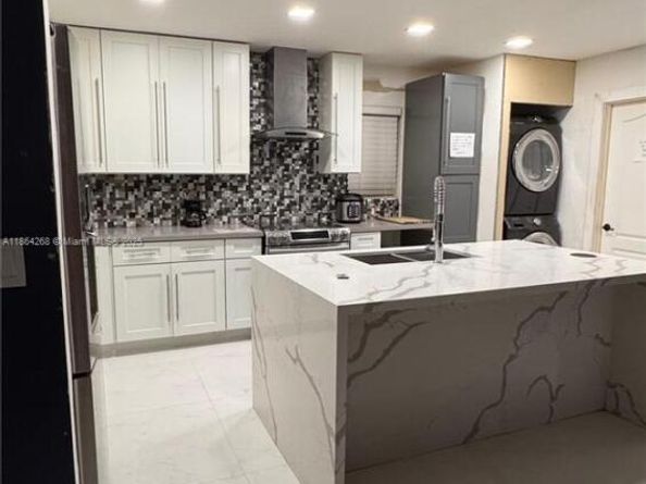 6727 Sheridan St, Hollywood FL 33024