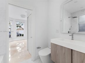 11321 NW 79th Ln, Doral FL 33178