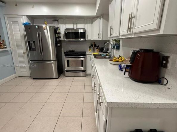 6922 SW 18th Ct, North Lauderdale FL 33068