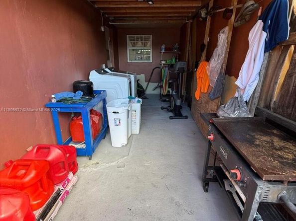 6922 SW 18th Ct, North Lauderdale FL 33068