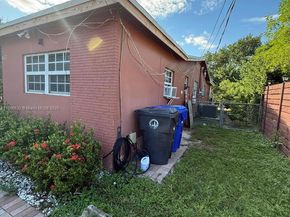 6922 SW 18th Ct, North Lauderdale FL 33068