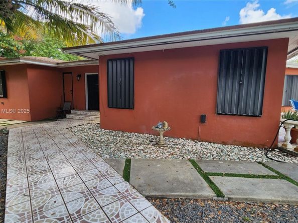 7945 Sunset Dr, Miami FL 33143