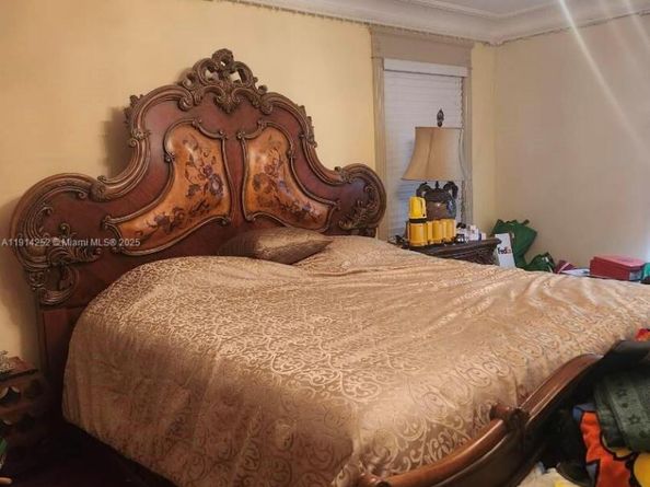 7945 Sunset Dr, Miami FL 33143