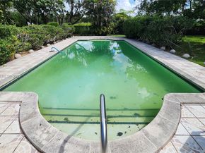 7945 Sunset Dr, Miami FL 33143