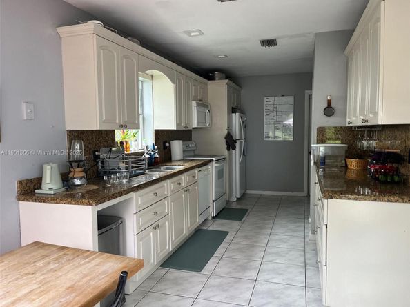 16872 SW 5th Way, Weston FL 33326