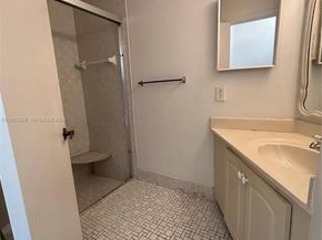 534 Briarwood Cir 148, Hollywood FL 33024