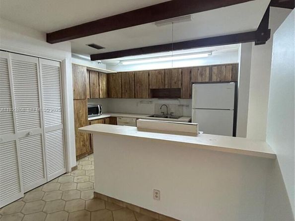 534 Briarwood Cir 148, Hollywood FL 33024