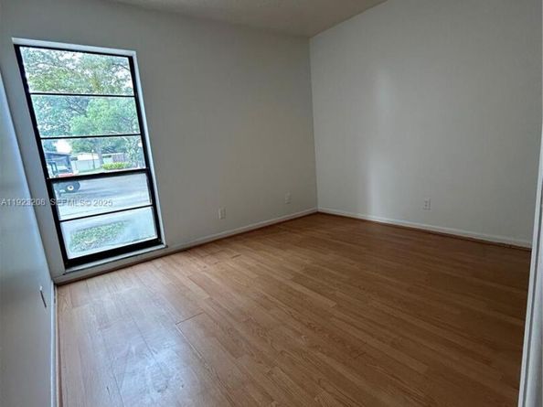 534 Briarwood Cir 148, Hollywood FL 33024