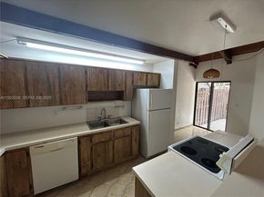 534 Briarwood Cir 148, Hollywood FL 33024