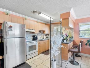 5829 Taylor St, Hollywood FL 33021