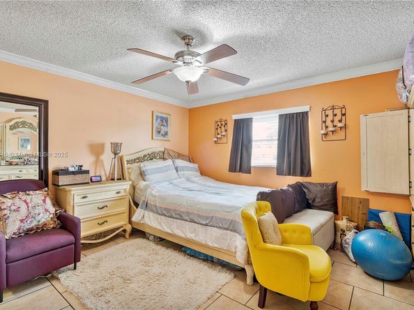 5829 Taylor St, Hollywood FL 33021