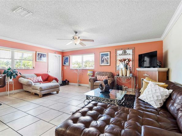 5829 Taylor St, Hollywood FL 33021